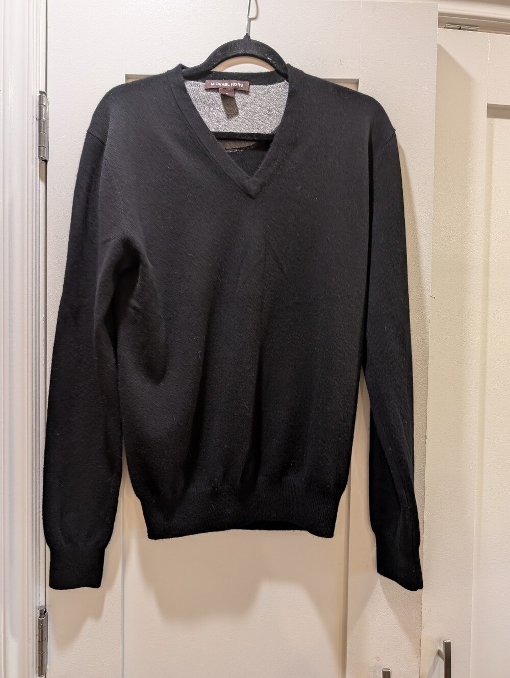 100% Cashmere V Neck,M